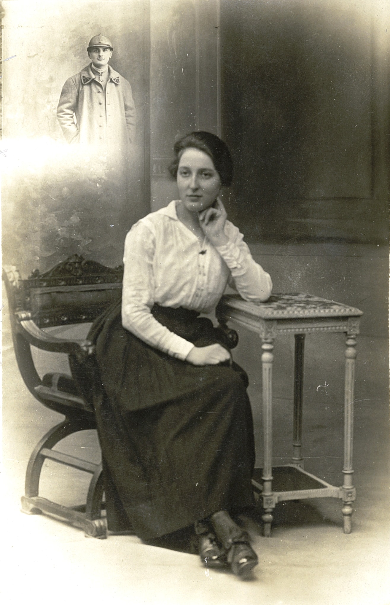 Suzanne Braas, femme de Pierre-Alphonse Gollion, 10e RI puis 5e Cuirassiers. Sans date. Archives nationales, 700AP/10/PA_243