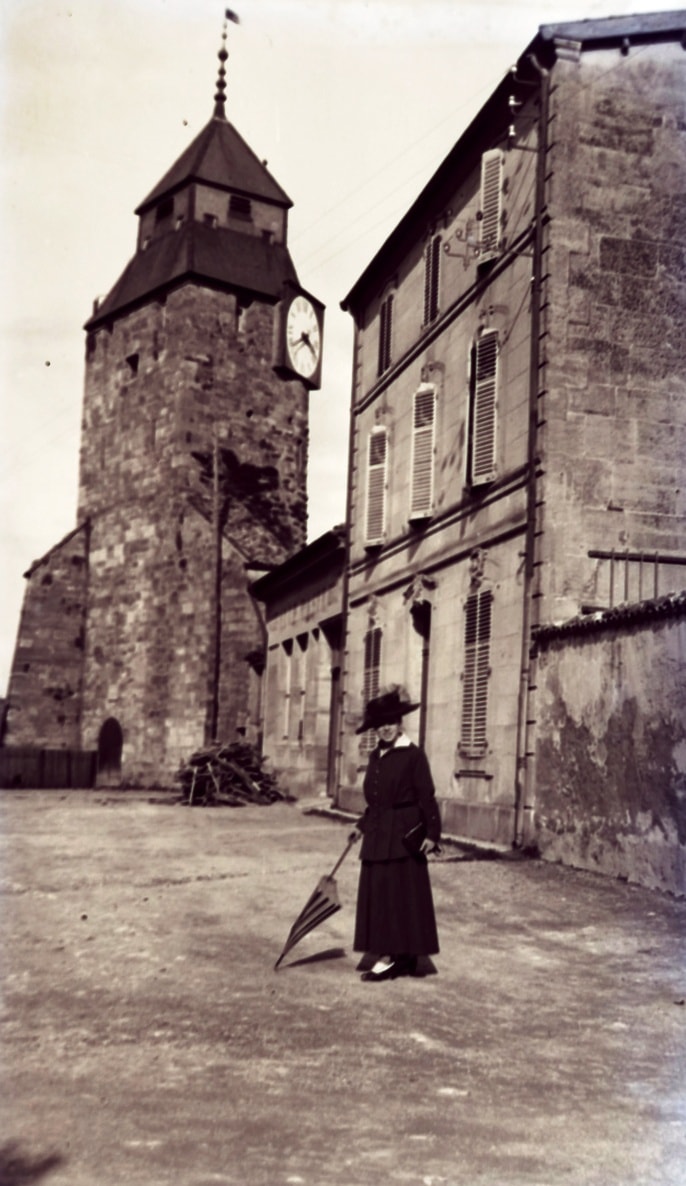 La femme de Joseph-Marie Renom de La Baume, 283e RI. Septembre 1915. Archives nationales, 700AP/22/PI_061