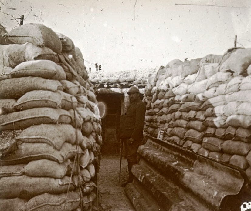 Tranchée avec sacs de terre. Collection de plaques de verre stéréoscopiques de Maurice Brun, musicien au 89e RI. Sans date. Archives nationales, 700AP/13/PA_341/1