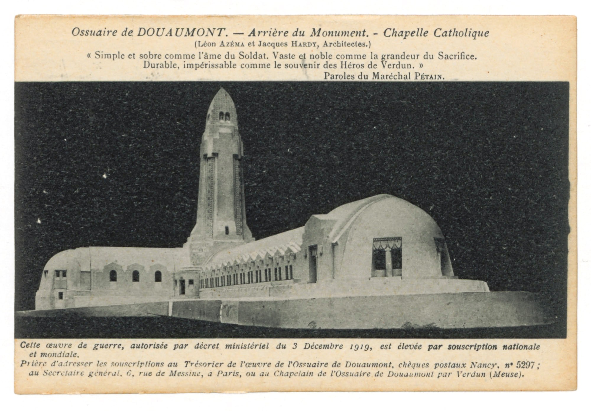 Maquette du projet de l'ossuaire de Douaumont (Meuse, commune de Fleury-devant-Douaumont) destiné à accueillir les restes des soldats inconnus, Français et Allemands. Carte postale. Vers 1920. Archives nationales, 700AP/3/PA_067