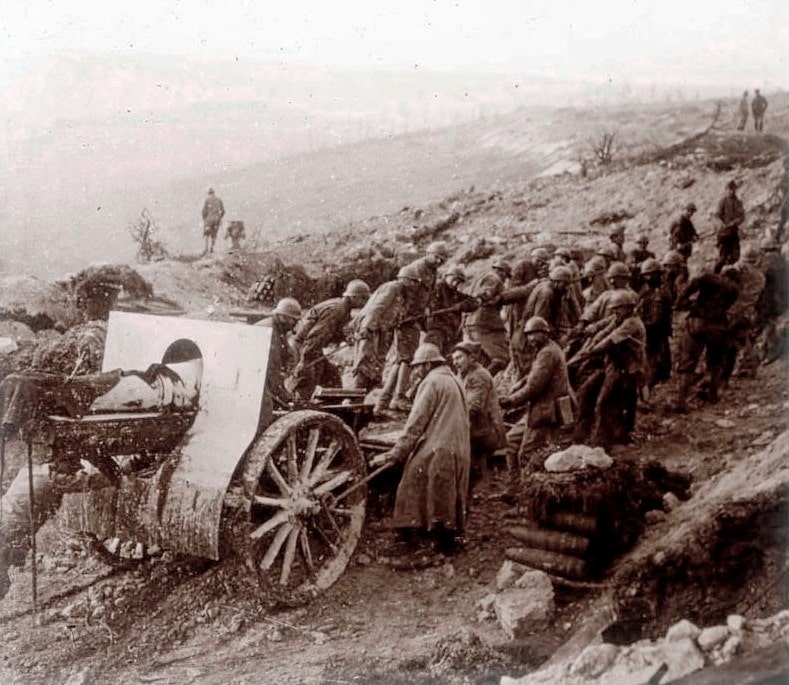 Montée d’un canon de 155. Collection de plaques de verre stéréoscopiques, sans nom. Sans date. Archives nationales, 700AP/3/PA_068