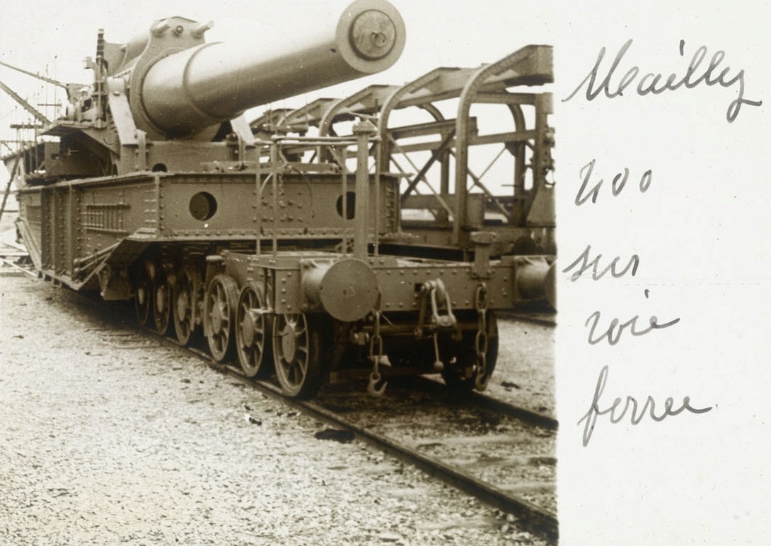 Obusier de 400 sur voie ferrée. Collection de plaques de verre stéréoscopiques, sans nom. Sans date. Archives nationales, 700AP/5/PA_109