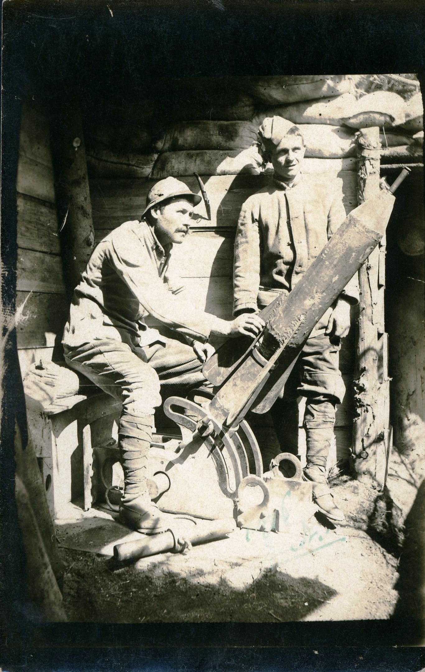 Tir d’obus. Photographie de Fernand Devillers, 29e RA, de Pierrefitte-sur-Seine (Seine-Saint-Denis). Sans date. Archives nationales, 700AP/15/PI_002